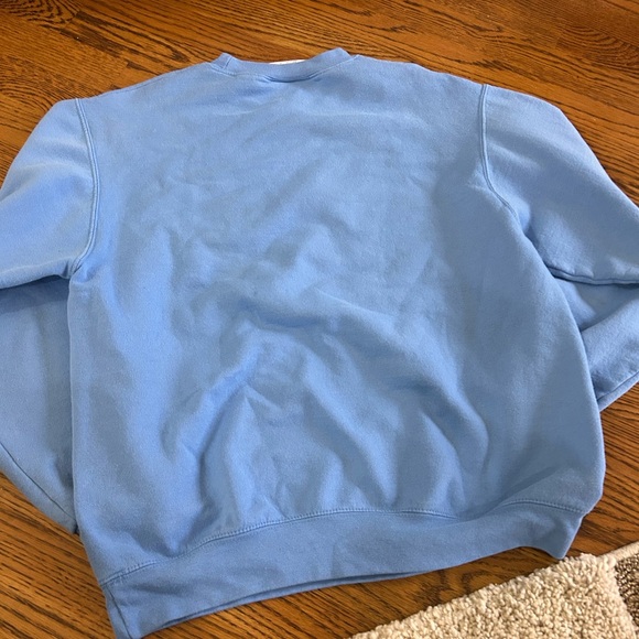 Sweatshirt - Picture 2 of 3